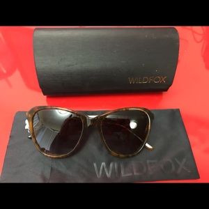 Wildfox  力 Sunglasses/Case